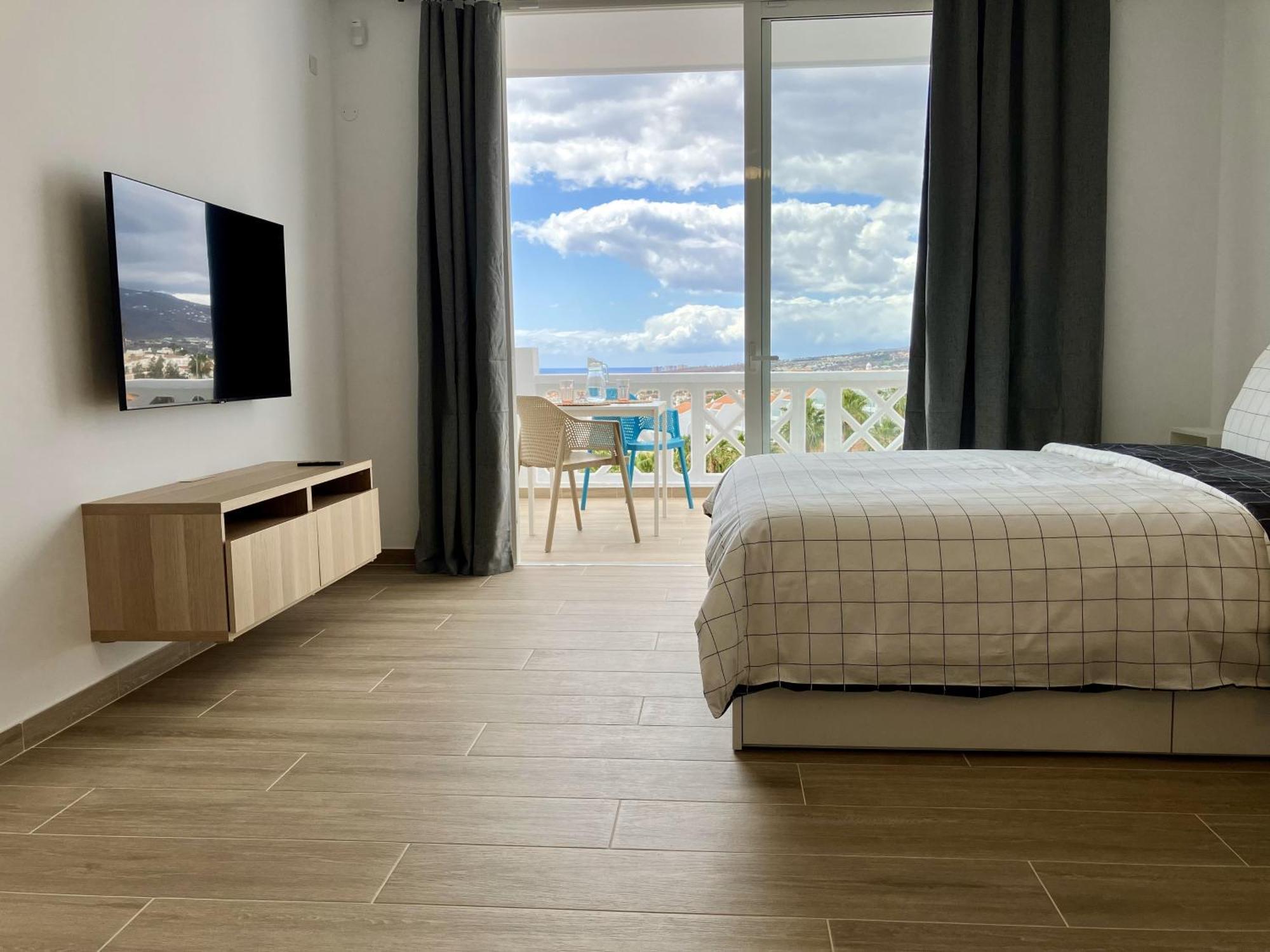 Costa Adeje - Modern Apartment With Terrace Views Of Ocean & Sunset Zewnętrze zdjęcie